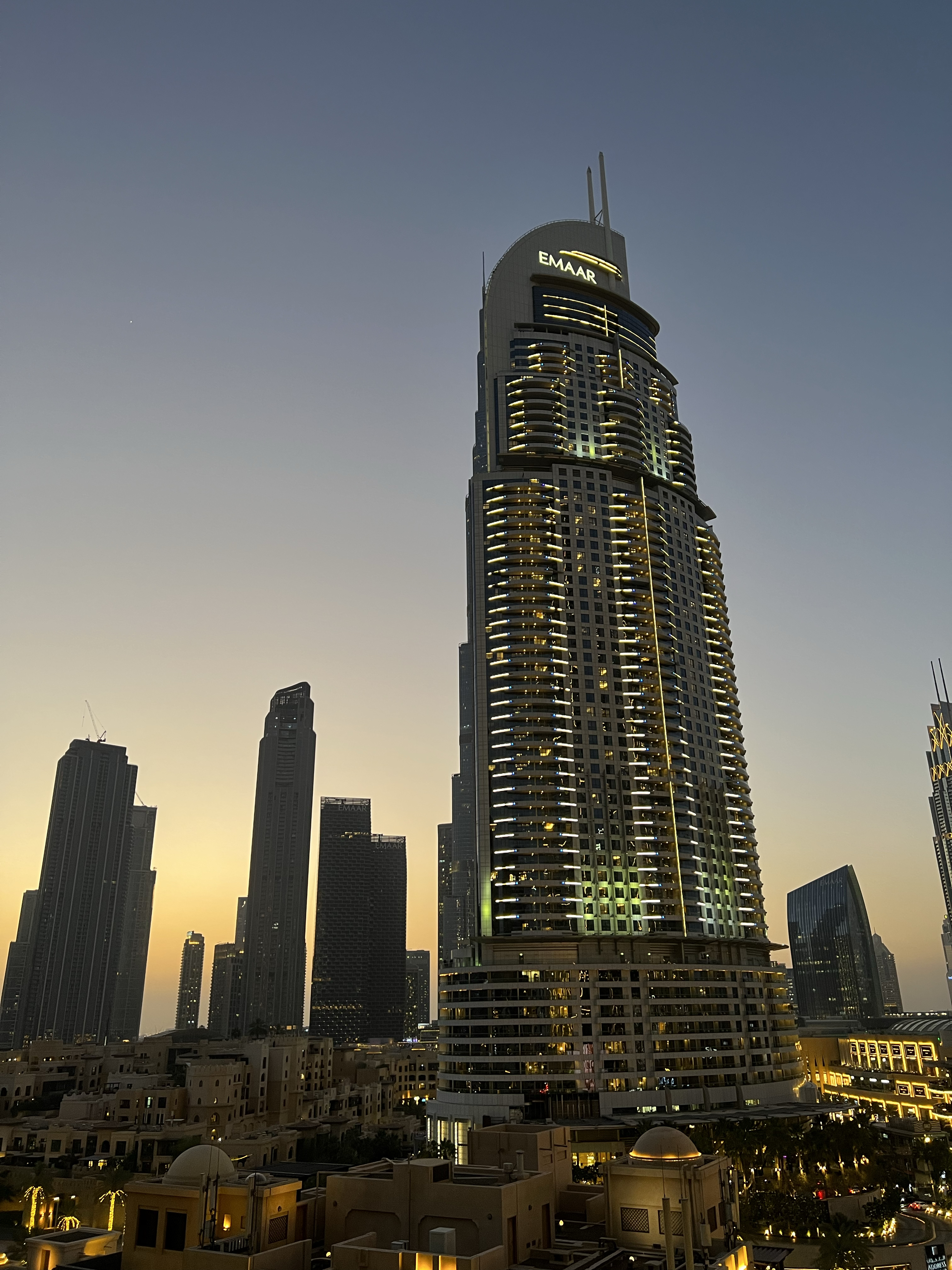 ϰݰѷ ߼׷̳׷The Dubai EDITION