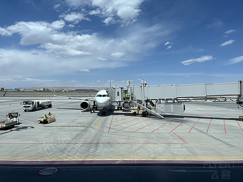 MU5633 东航 SHA-URC-KHG 魔都-乌鲁木齐-喀什 国内最长航线公务舱