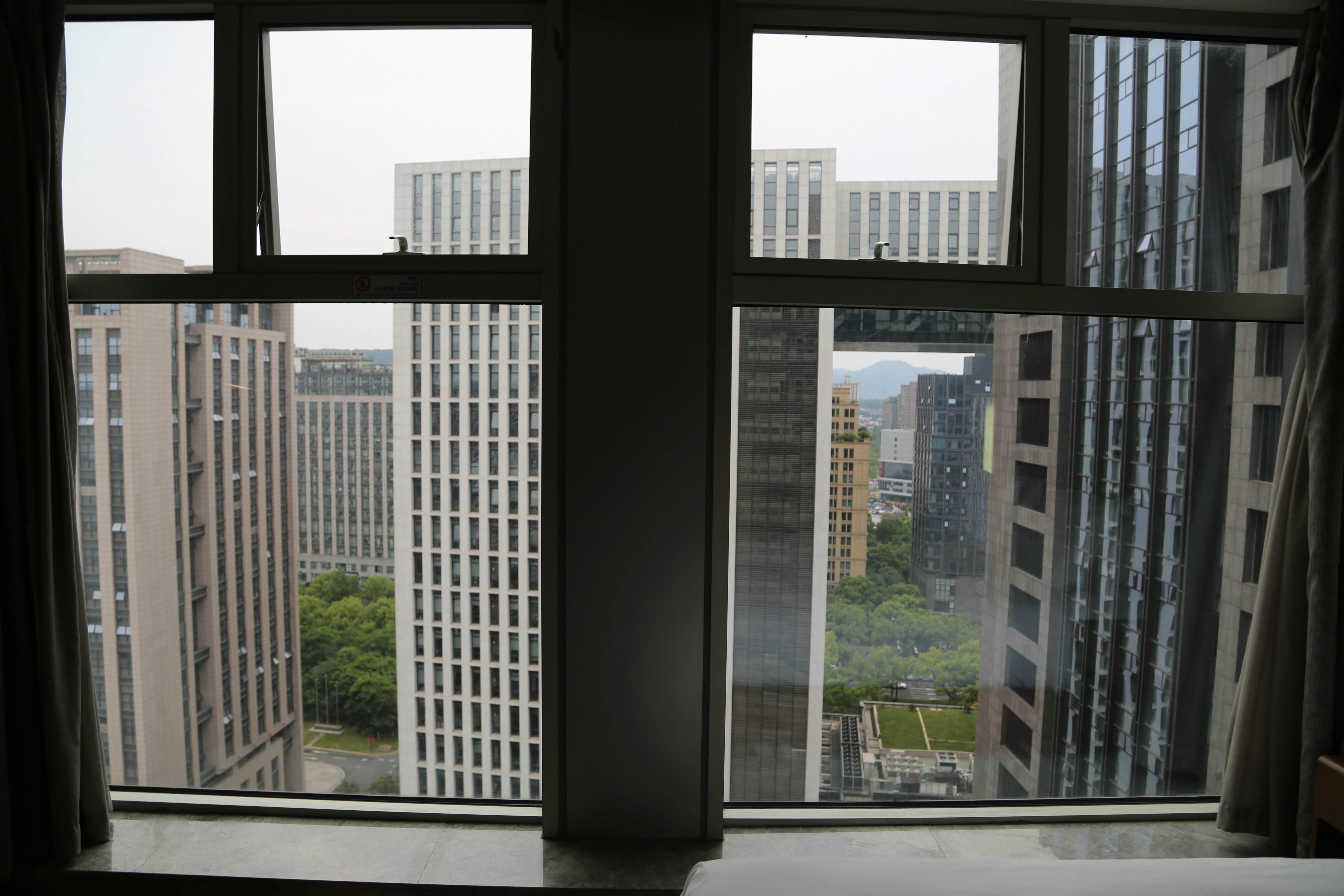 ݻѡվƵ꣺ڴAtwell Suites