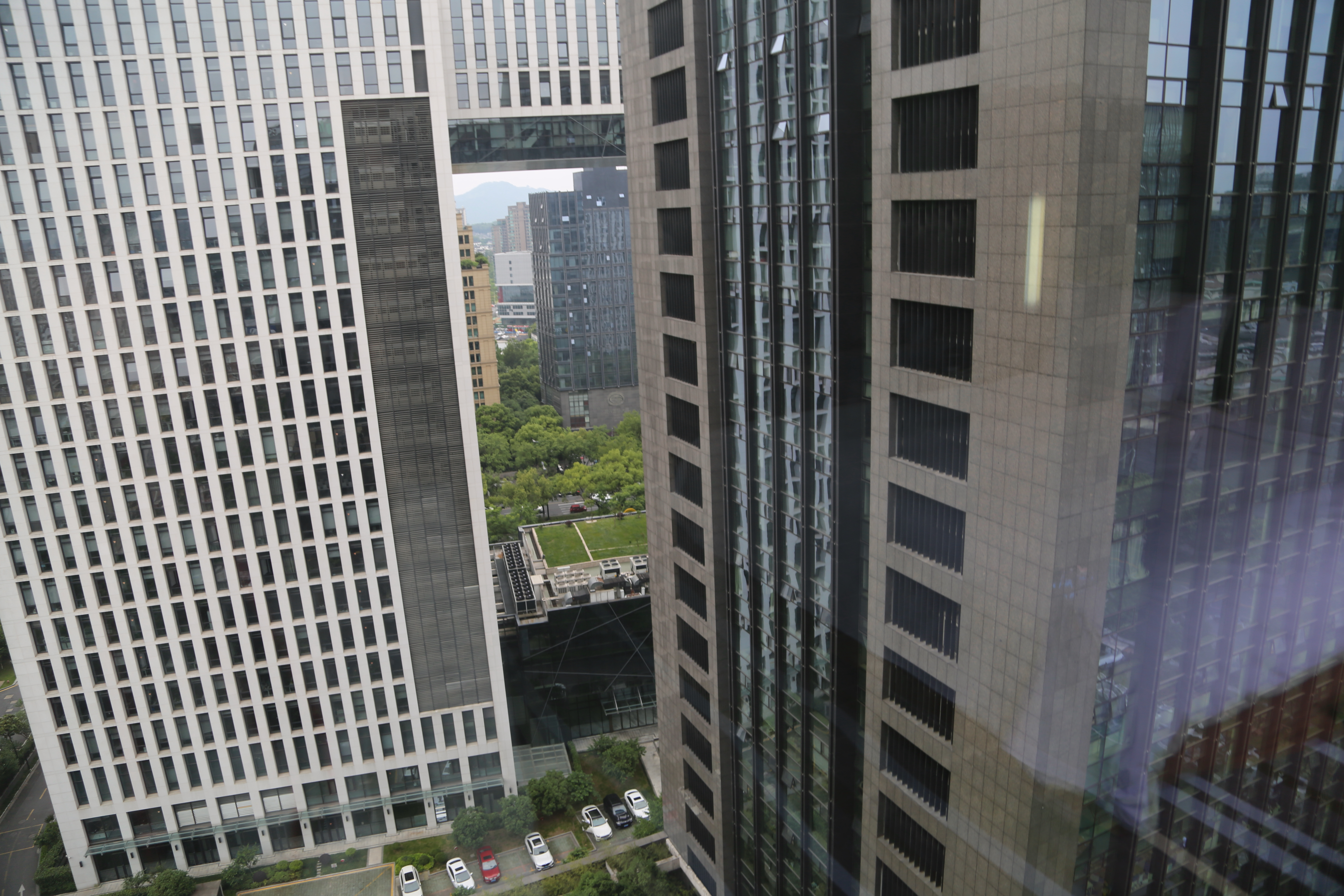 ݻѡվƵ꣺ڴAtwell Suites