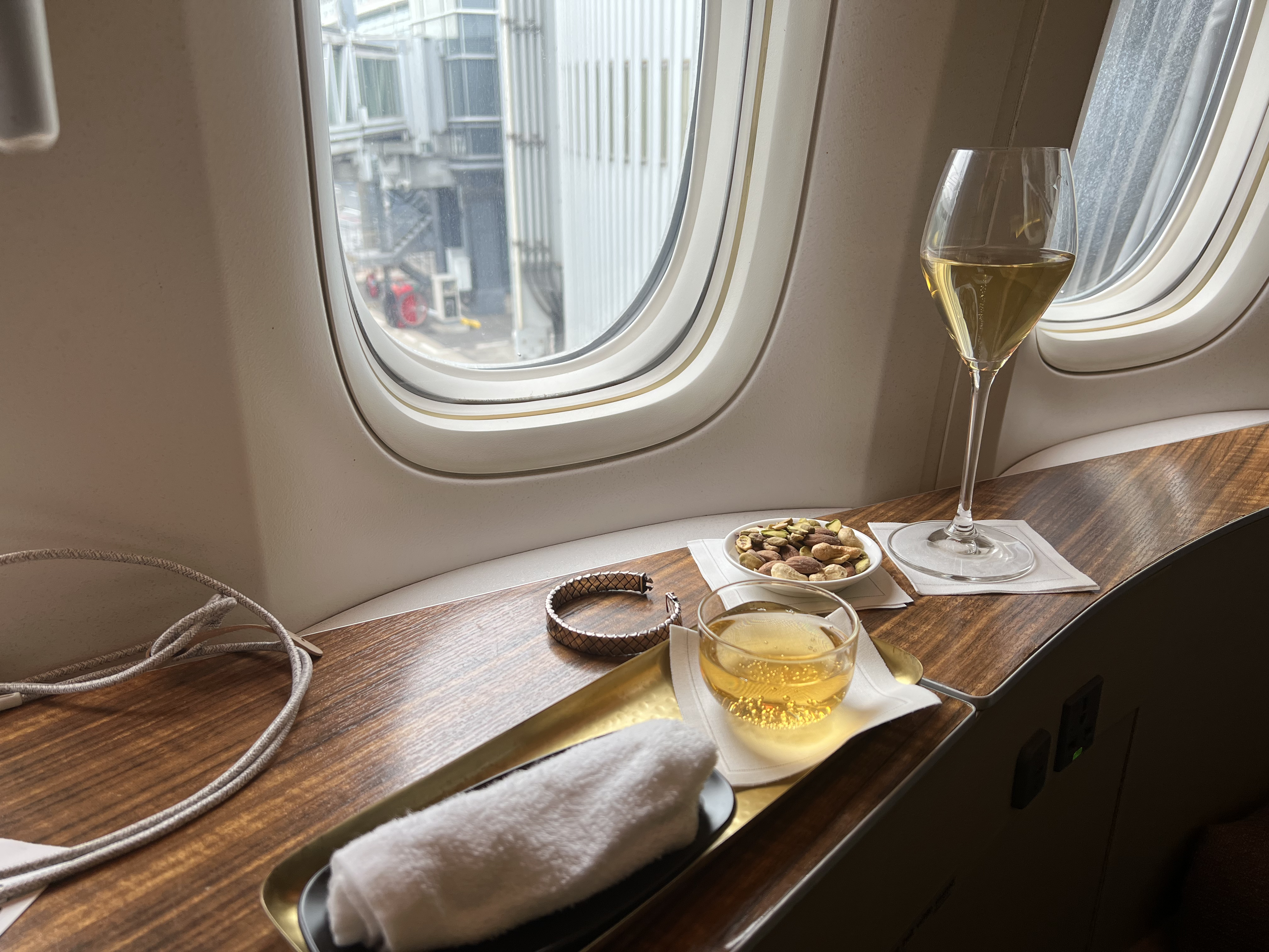 ̩ Haneda to HK First class w