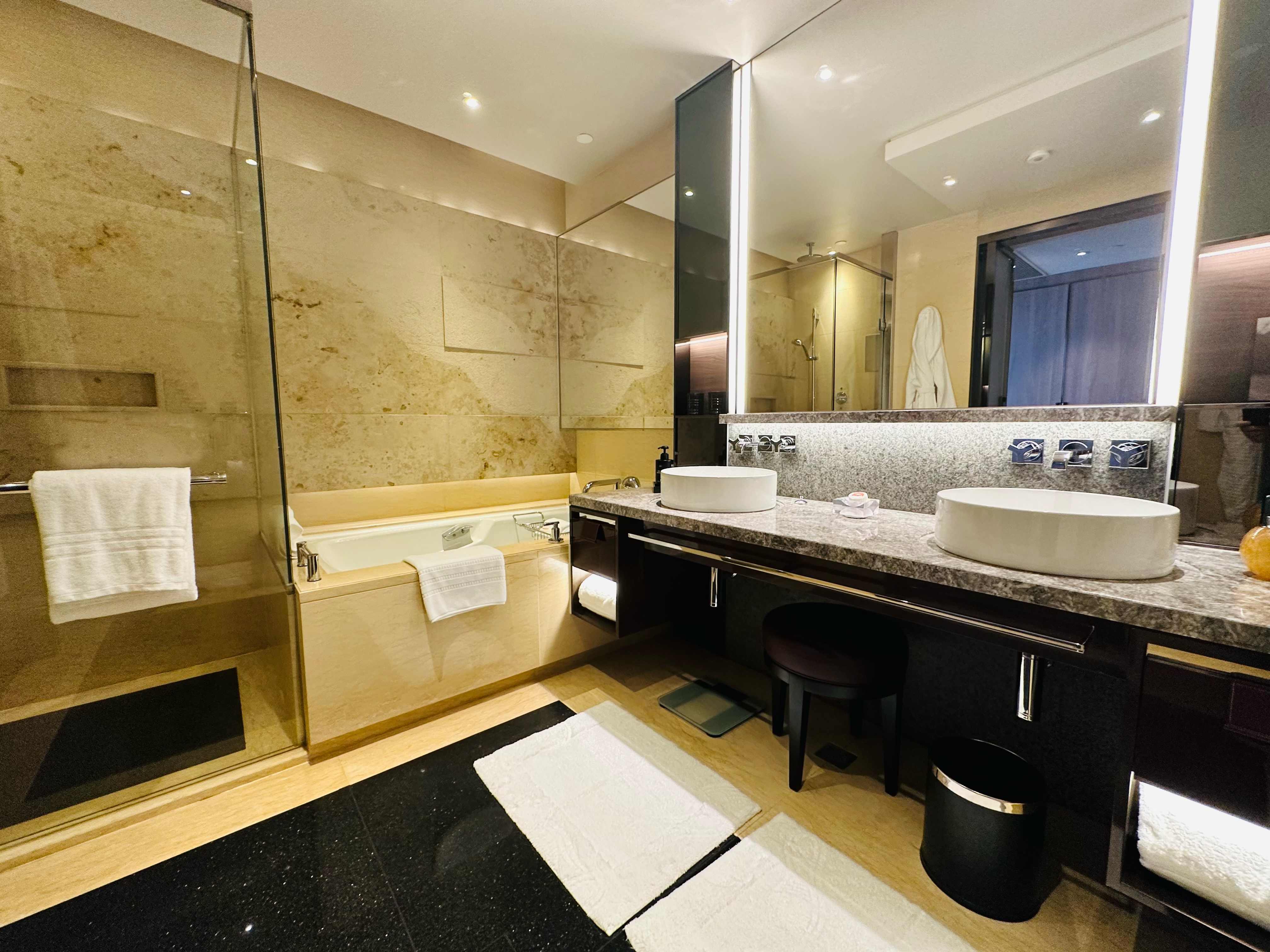 ļƵ Four Seasons Hotel Hong Kong