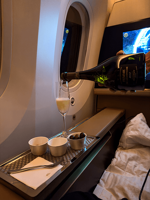 IAD-AUH｜First Class｜阿提哈德航空华盛顿-阿布扎比波音787头等舱｜Etihad EY130 Report
