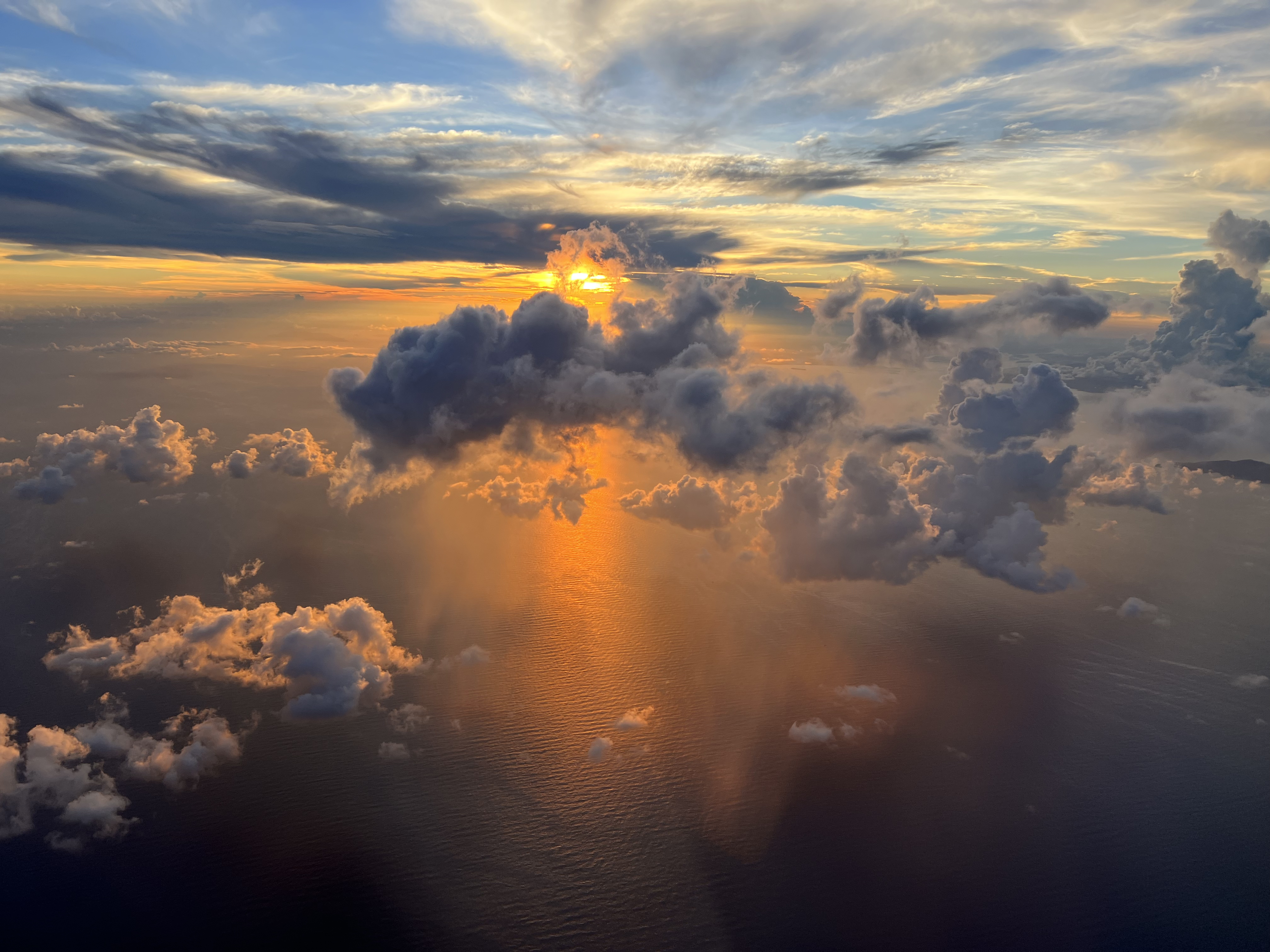 Ἦֻ֮áCKG-BKK via.HKG