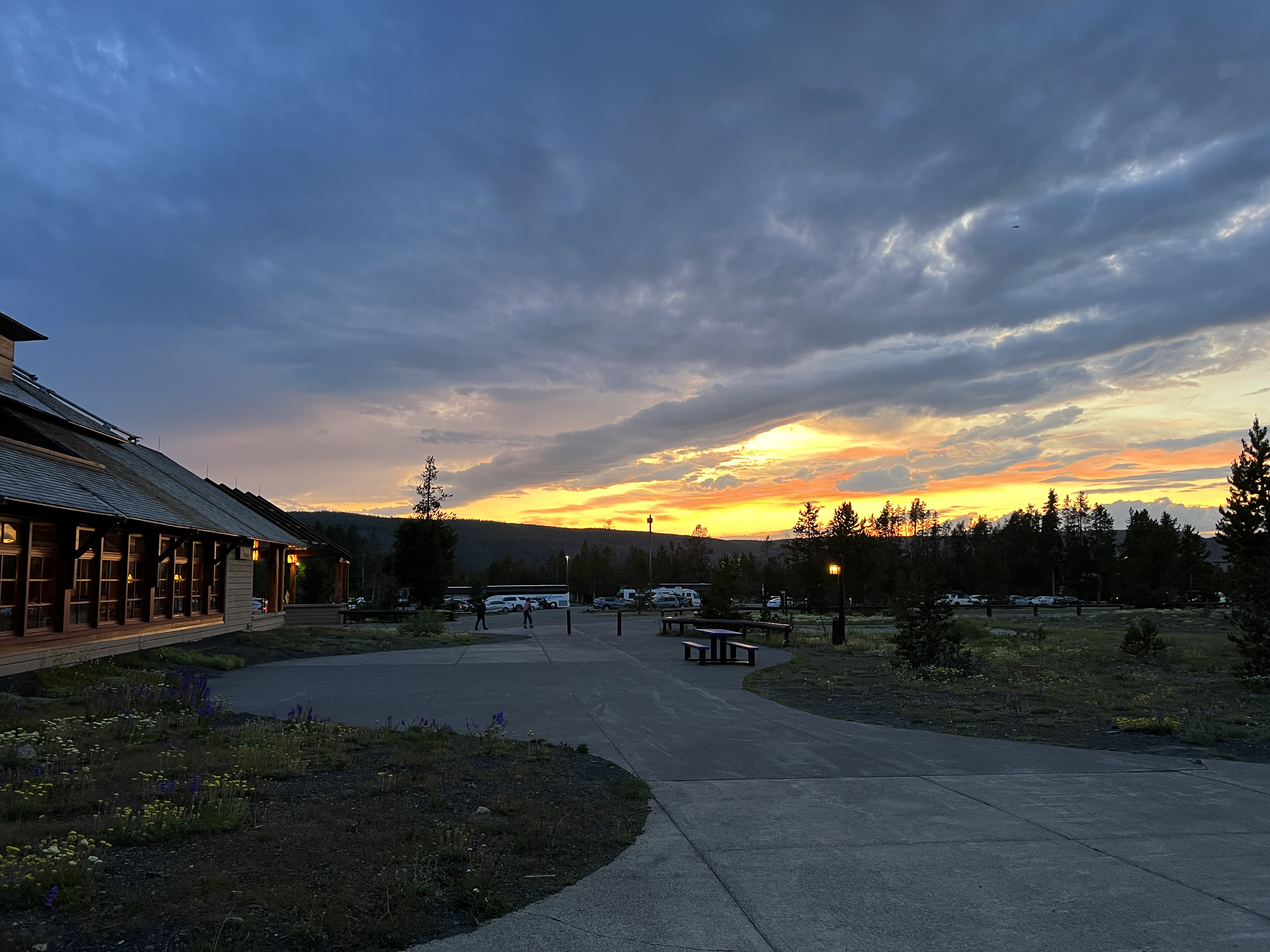 ʯ԰ old faithful snow lodge