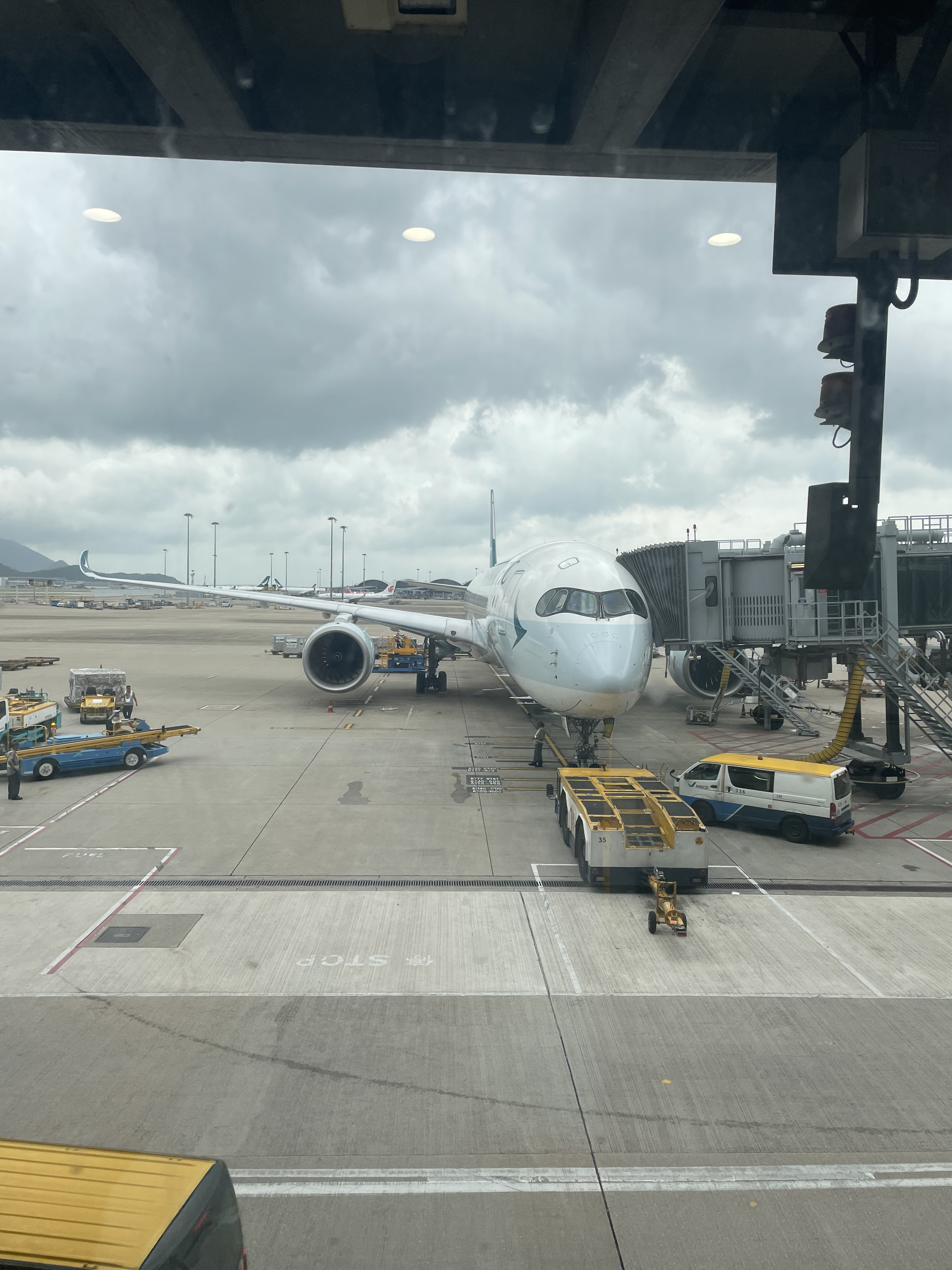 CX365  PVG-HKG