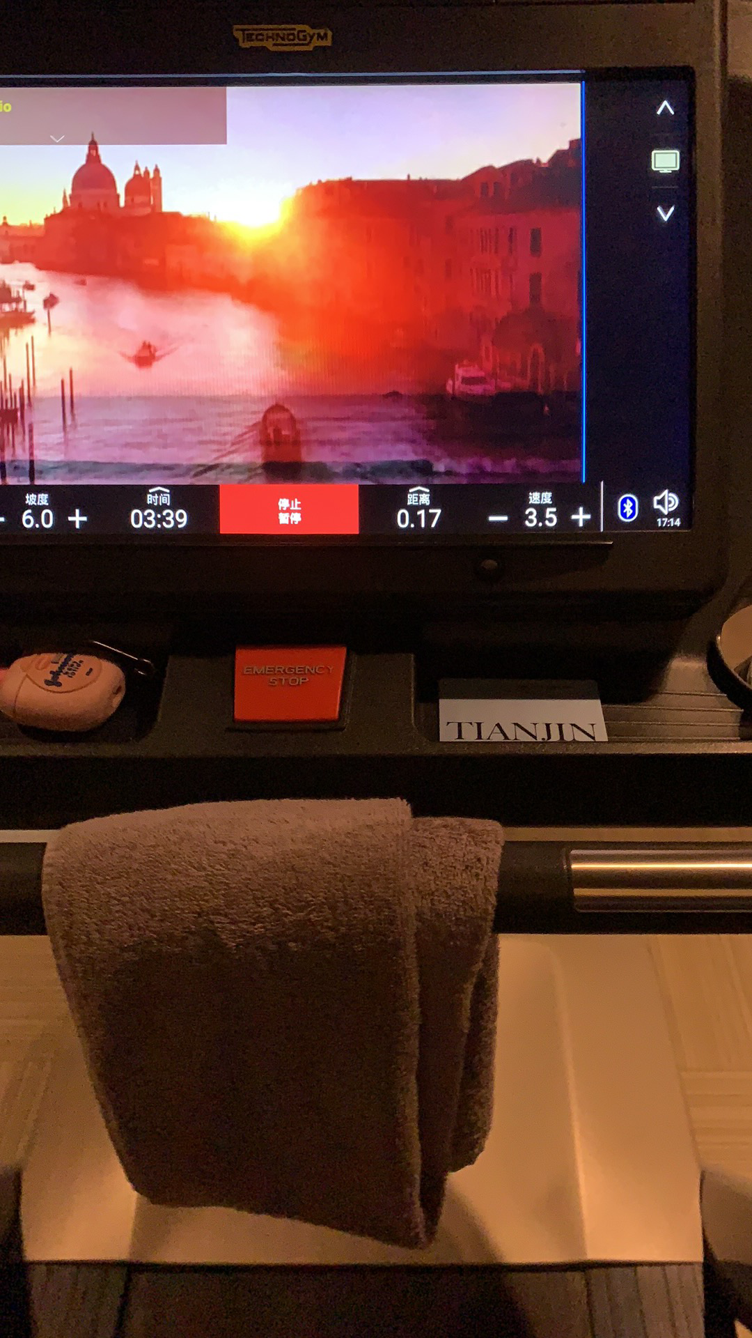 ˼
The RITZ-CARLTON