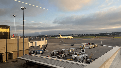 裙摆飘摇，长空扶摇 夏威夷航空HA90 HNL-BOS经济舱体验