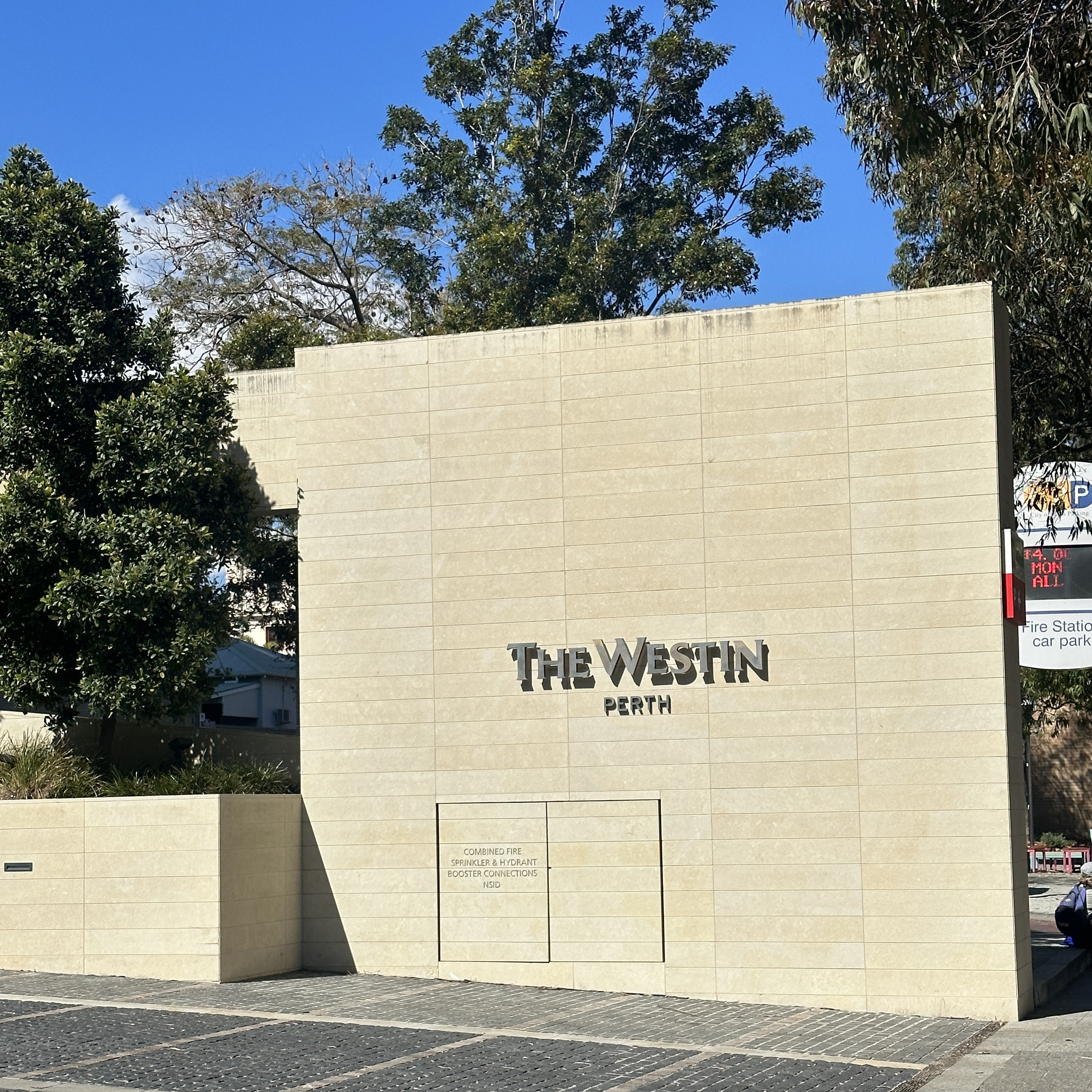 ˹ ˹͡   The Westin Perth