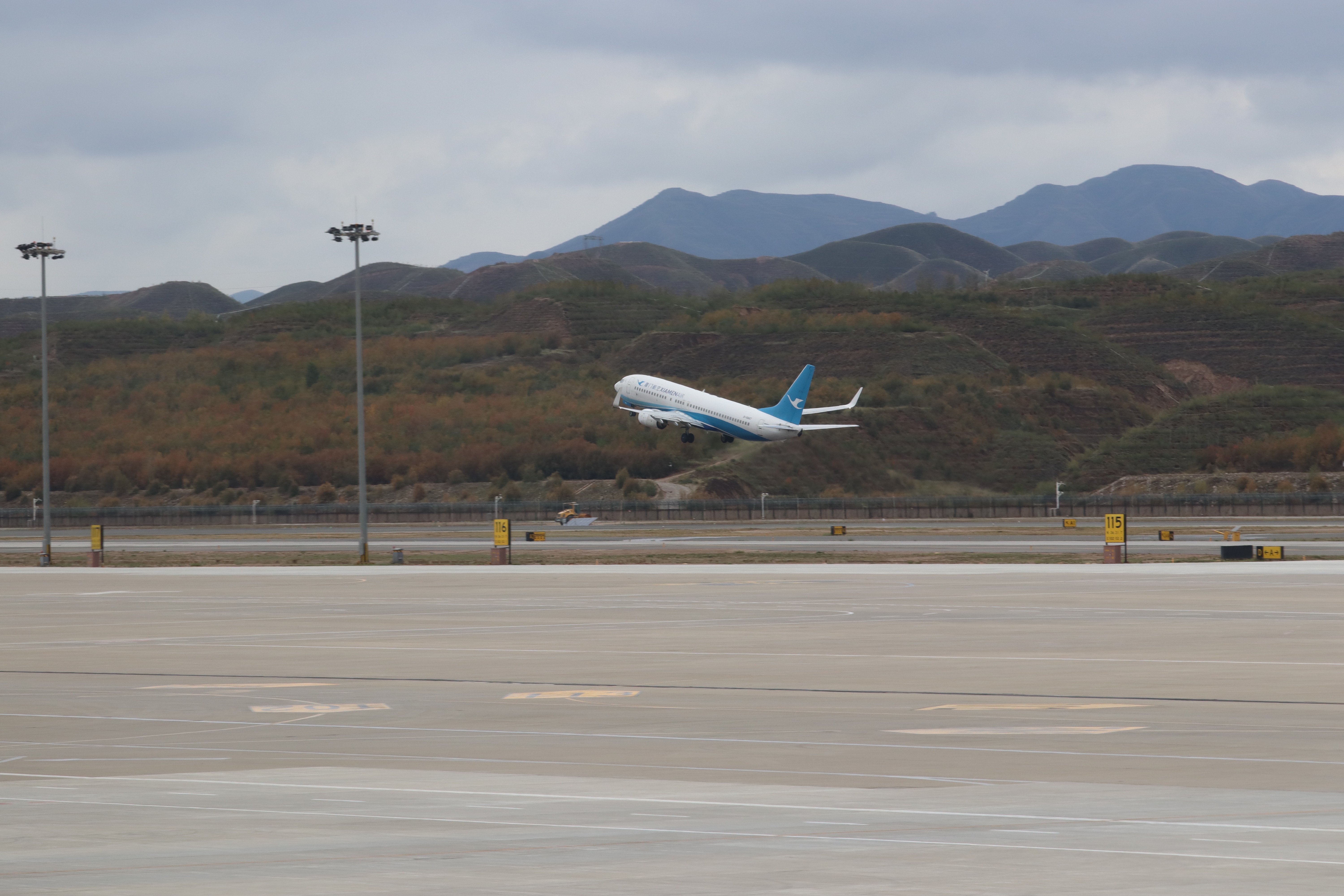 737ر