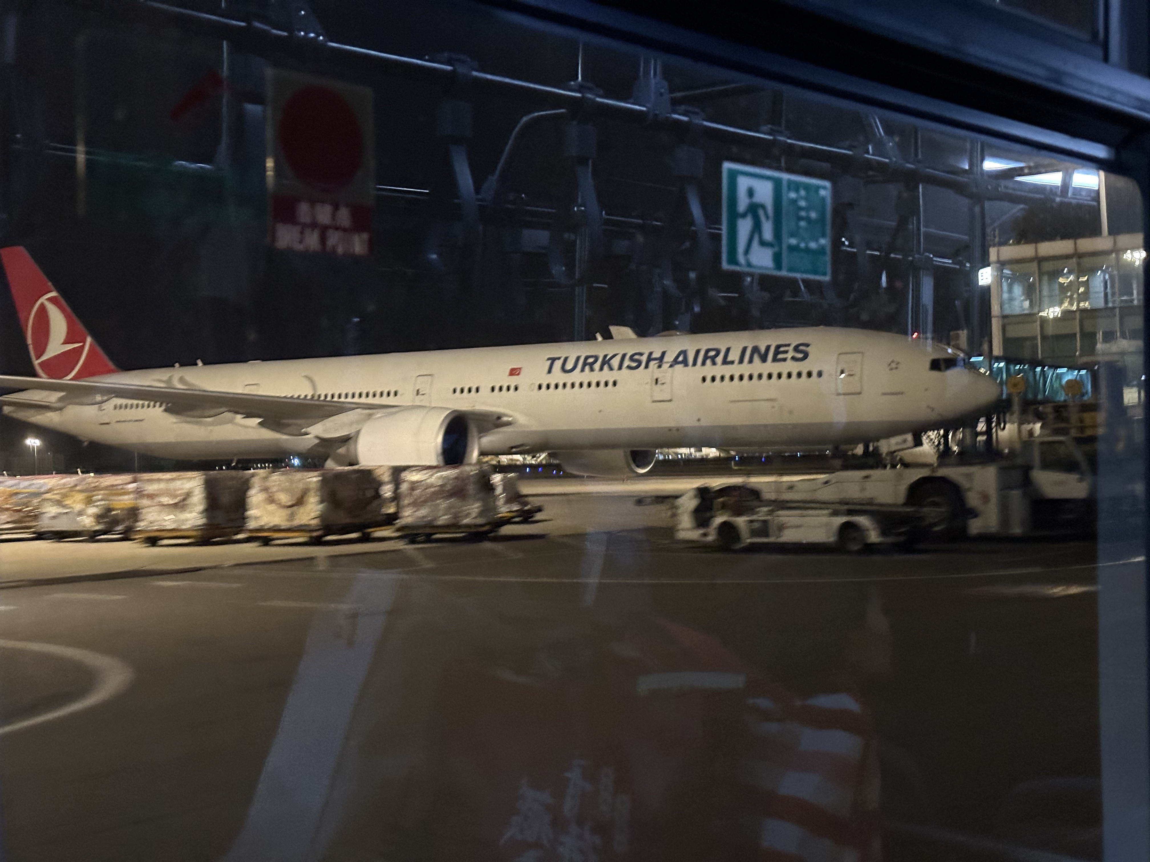 737ر