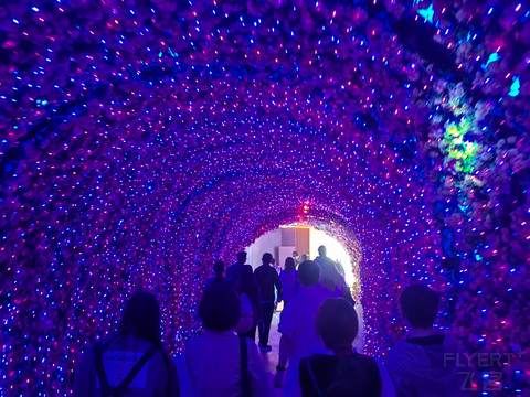 徜徉、沉醉在小刚的情歌之中——周传雄演唱会凯迪拉克中心希尔顿包厢体验