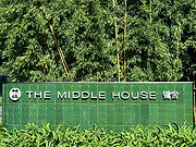 TheMiddleHouse<em></em><em></em>&127883;