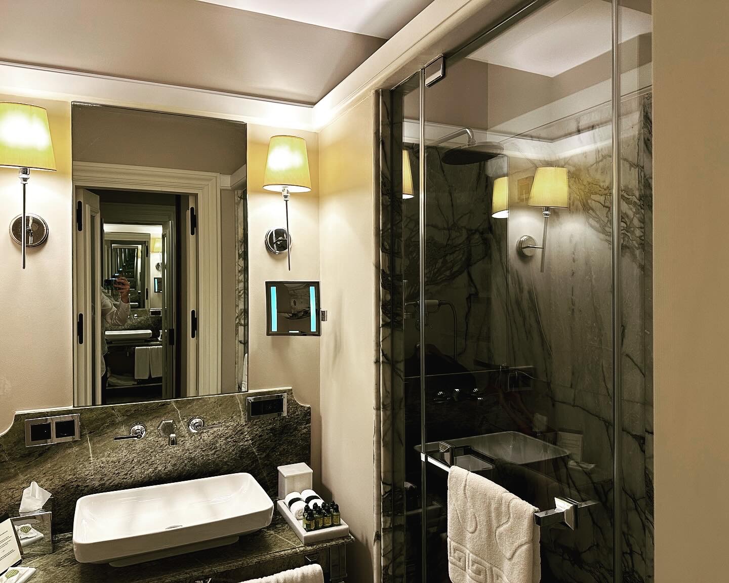 ˹̹The Bank Hotel