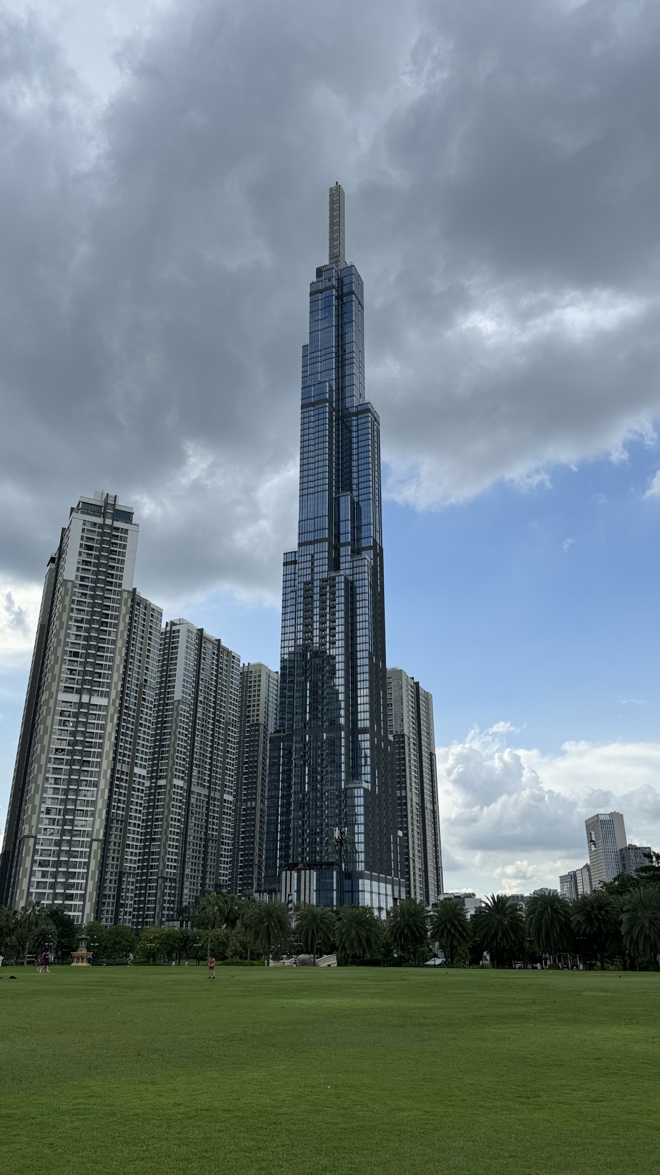 Peak Of Saigon־ Vinpearl Landmark 81 ;ѡƵƽȫ׷