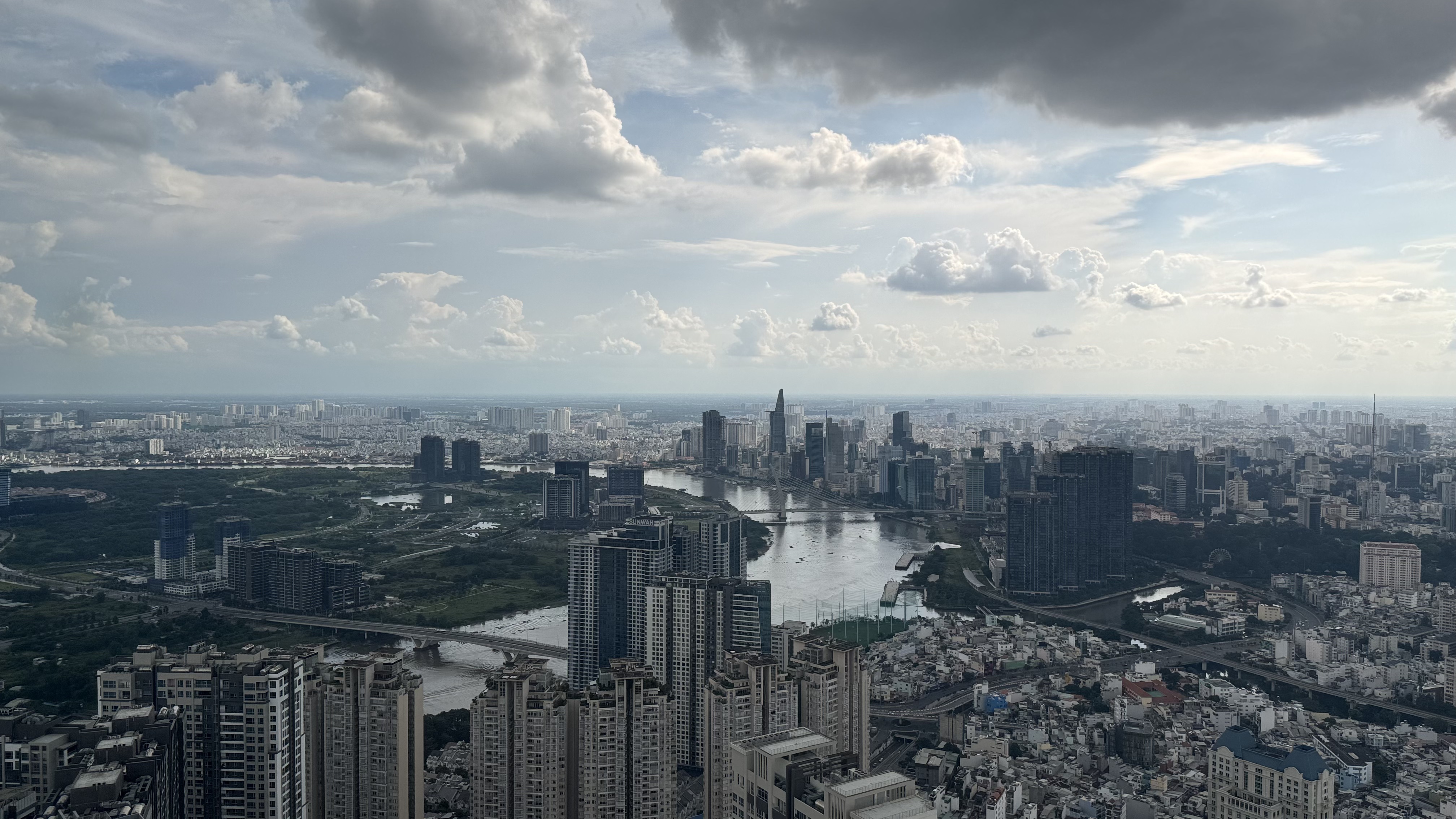 Peak Of Saigon־ Vinpearl Landmark 81 ;ѡƵƽȫ׷