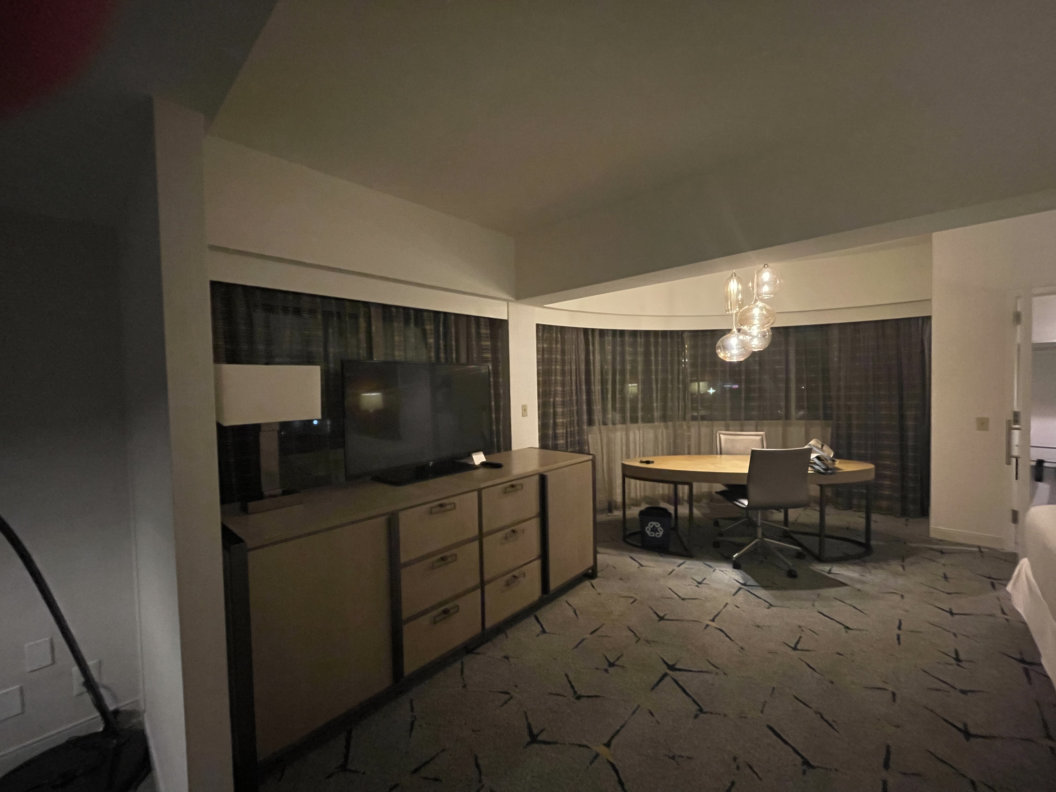 Sheraton Gateway LAX ɼϲǾ Corner Suite Report