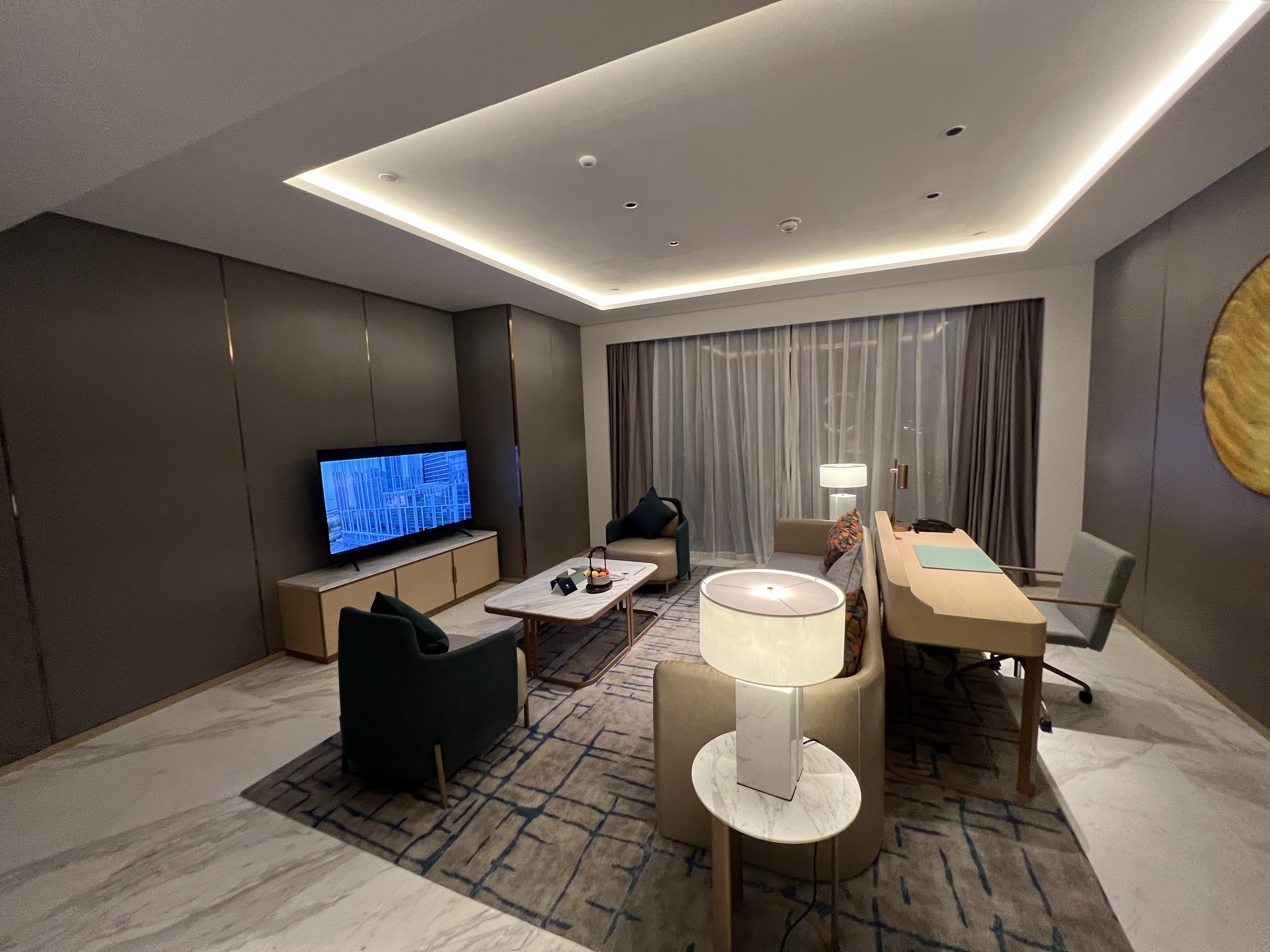 Doubletree By Hilton Nanningϣ־ƵDeluxe Suite ׷ ס