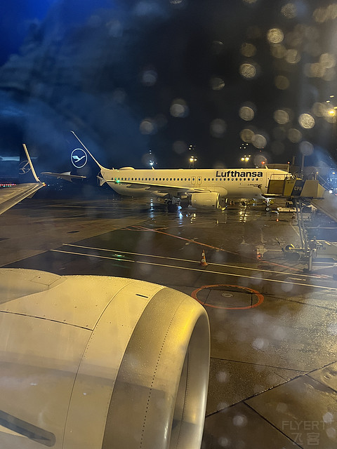全新波音737 MAX 8 波兰航空第三次飞行