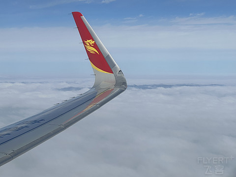 优质服务与平庸硬件并存，首都航空A320超级经济舱乘机报告，杭州萧山=重庆江北CKG