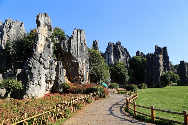 Kunming--Stone Forest (56).JPG