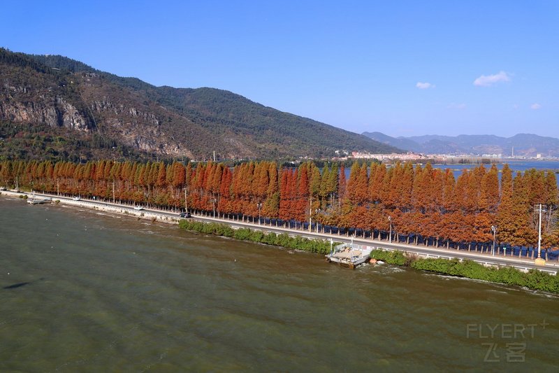 Kunming--West Mountain and Dianchi Lake (17).JPG