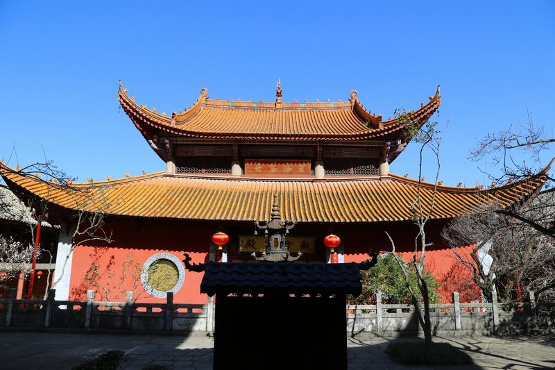 Kunming--West Mountain and Dianchi Lake Huating Temple (14).JPG