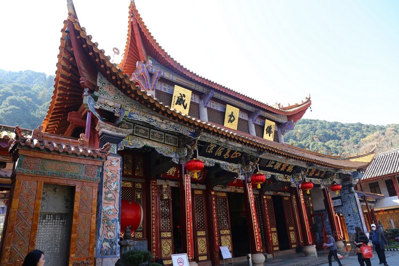 Kunming--West Mountain and Dianchi Lake Huating Temple (12).JPG