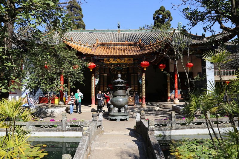 Kunming--West Mountain and Dianchi Lake Huating Temple (11).JPG