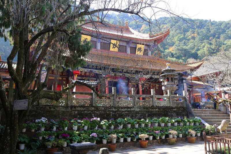 Kunming--West Mountain and Dianchi Lake Huating Temple (8).JPG
