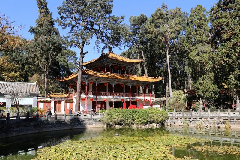 Kunming--West Mountain and Dianchi Lake Huating Temple (2).JPG