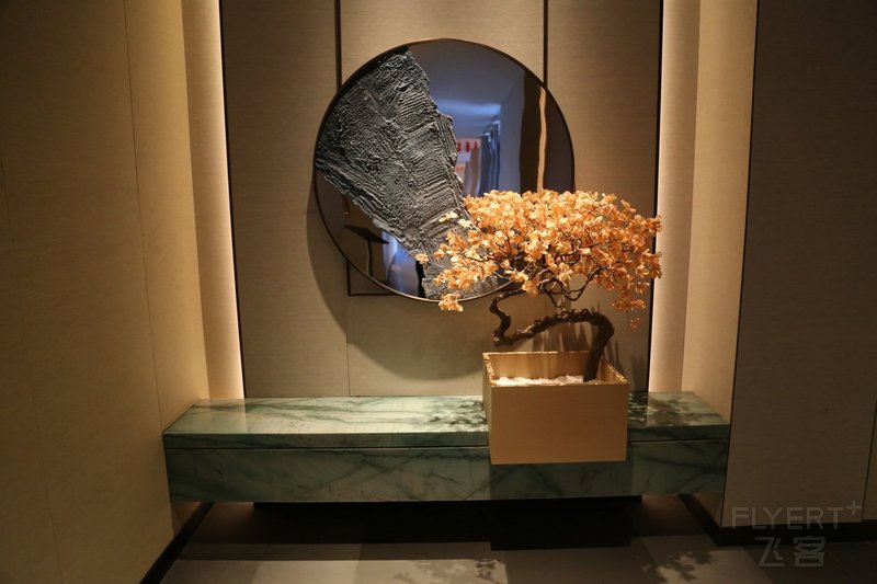 Xianju--Doubletree by Hilton Shenxianju Hallway (2).JPG