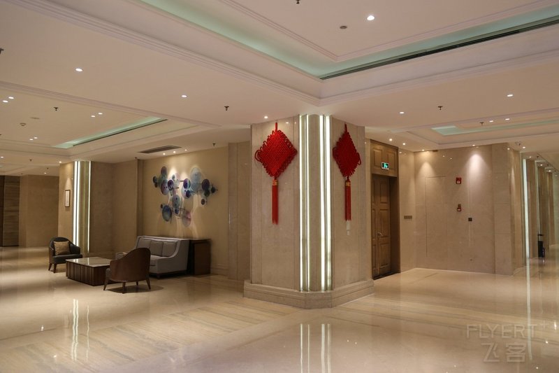 Taizhou--Taizhou Marriott Hotel Lobby (3).JPG