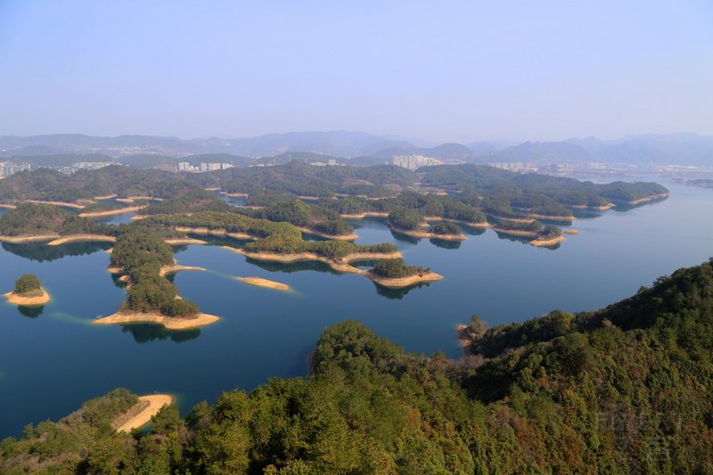 Hangzhou-- Qiandao Lake Huangshan Jian (2).JPG