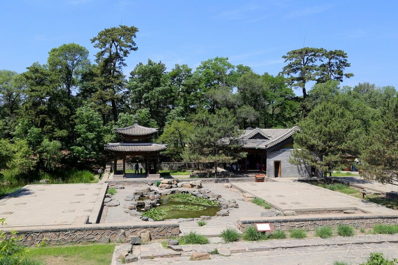 Chengde--Summer Palace (44).JPG