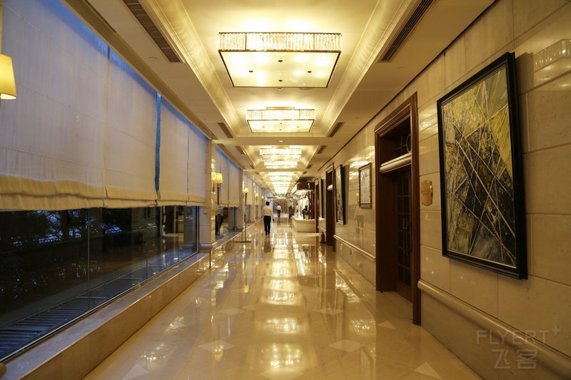 Beijing--The St Regis Beijing Lobby and Hallway (11).JPG