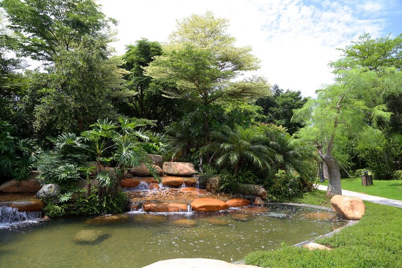 Xiamen--Seaview Hotel Garden (30).JPG