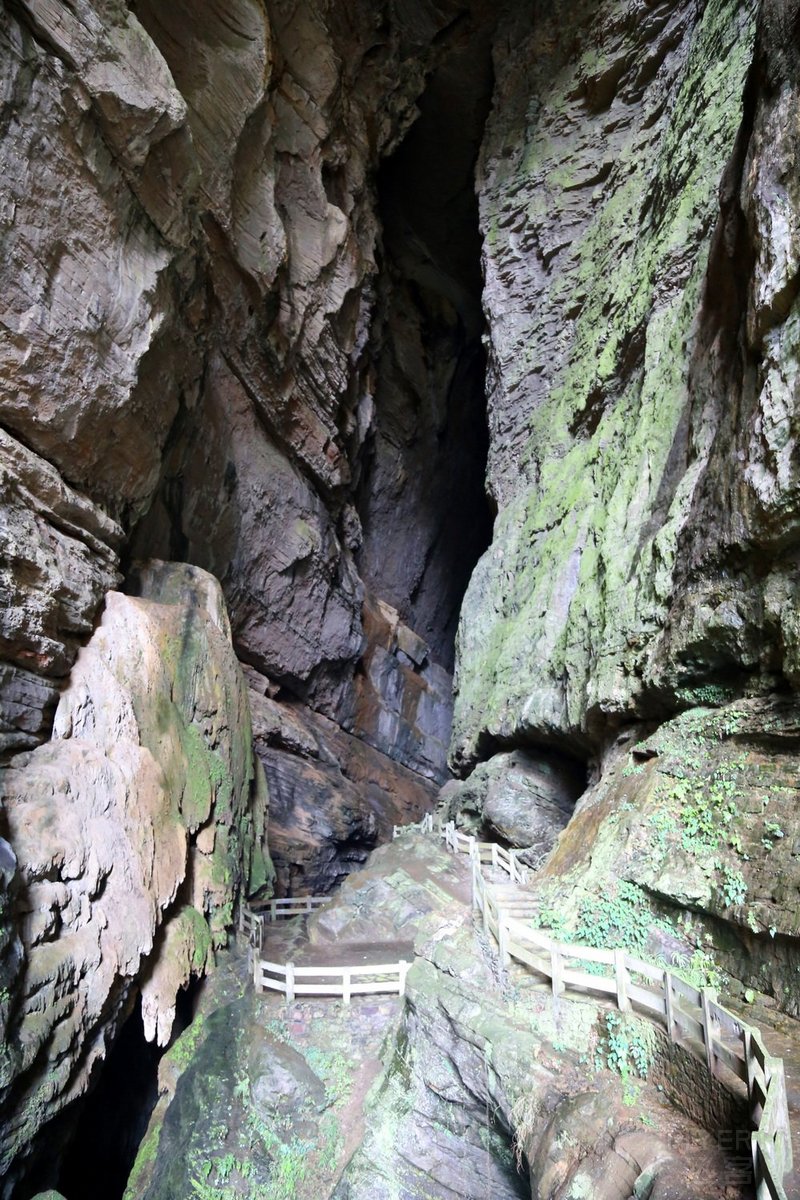 Wulong--Three Natural Bridges and Longshuixia Gorge (70).JPG