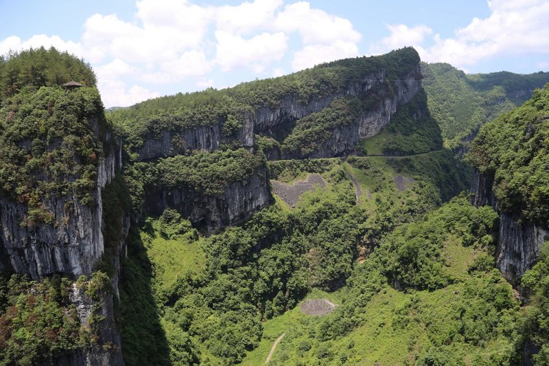 Wulong--Three Natural Bridges and Longshuixia Gorge (2).JPG