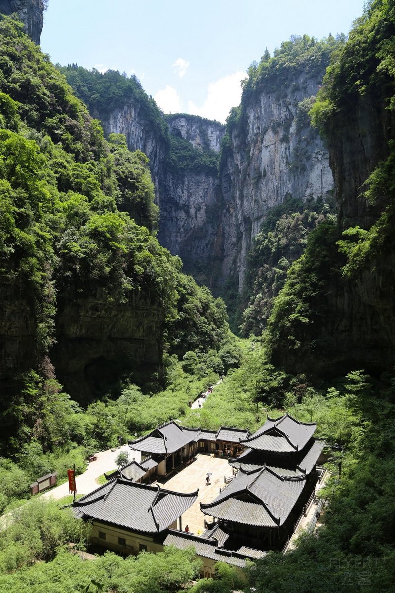 Wulong--Three Natural Bridges and Longshuixia Gorge (19).JPG