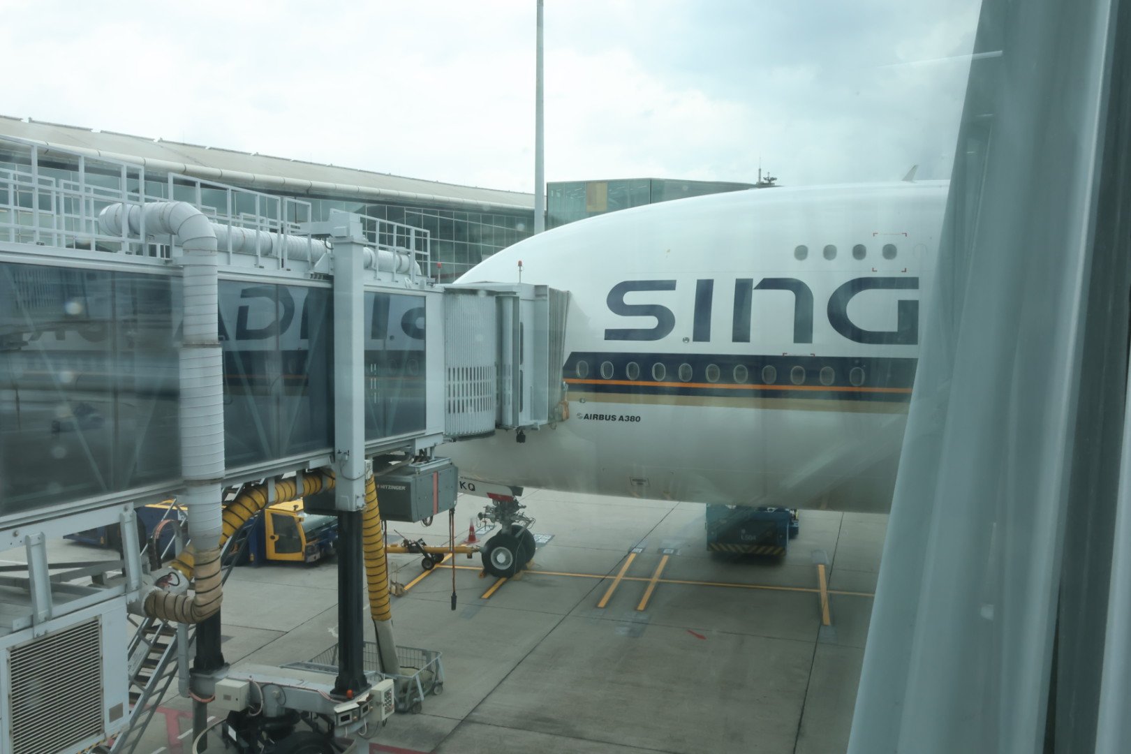 ǰºA380 SuiteSQ F HKG-SIN(²)/SIN-PEK(ϲ) (110pԤ