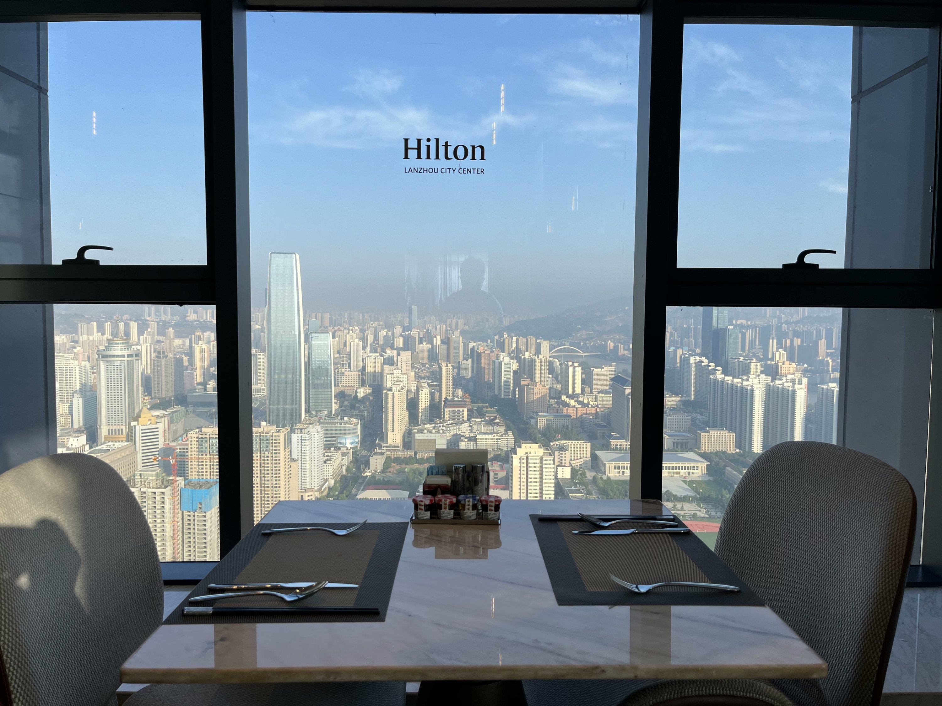 ۣ֮ƶѧʢϣ١Hilton