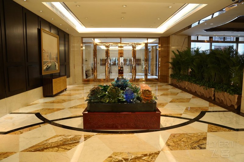 Xian--Sheraton Xian Sairui Hotel Lobby (6).JPG