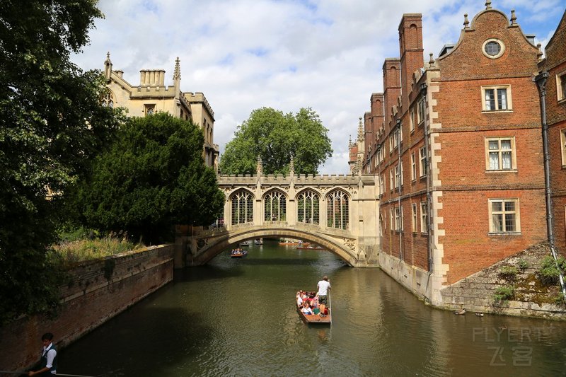 Cambridge--St Johns College (14).JPG