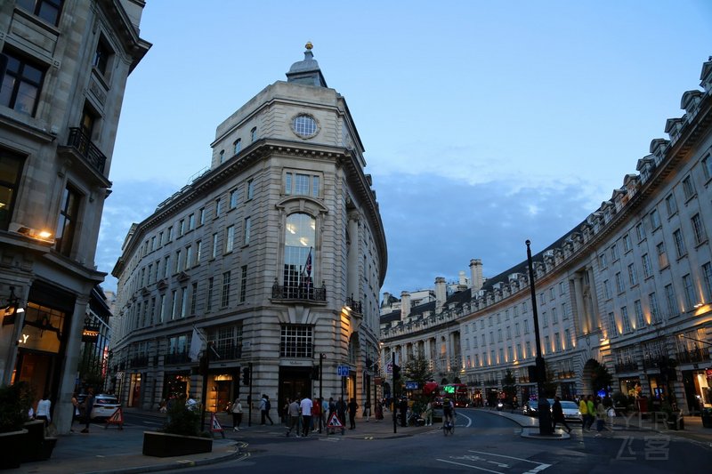 London--Streetview at Night (16).JPG