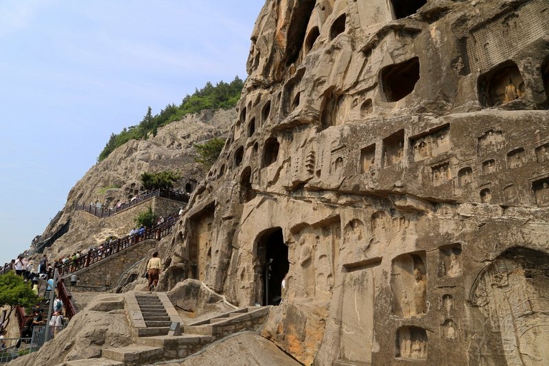 Luoyang--Longmen Caves (13).JPG