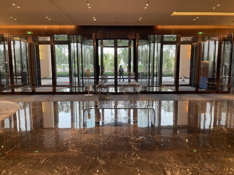 Tianjin--Tianjin Marriott National Convention and Exhibition Center Lobby (1).JPG