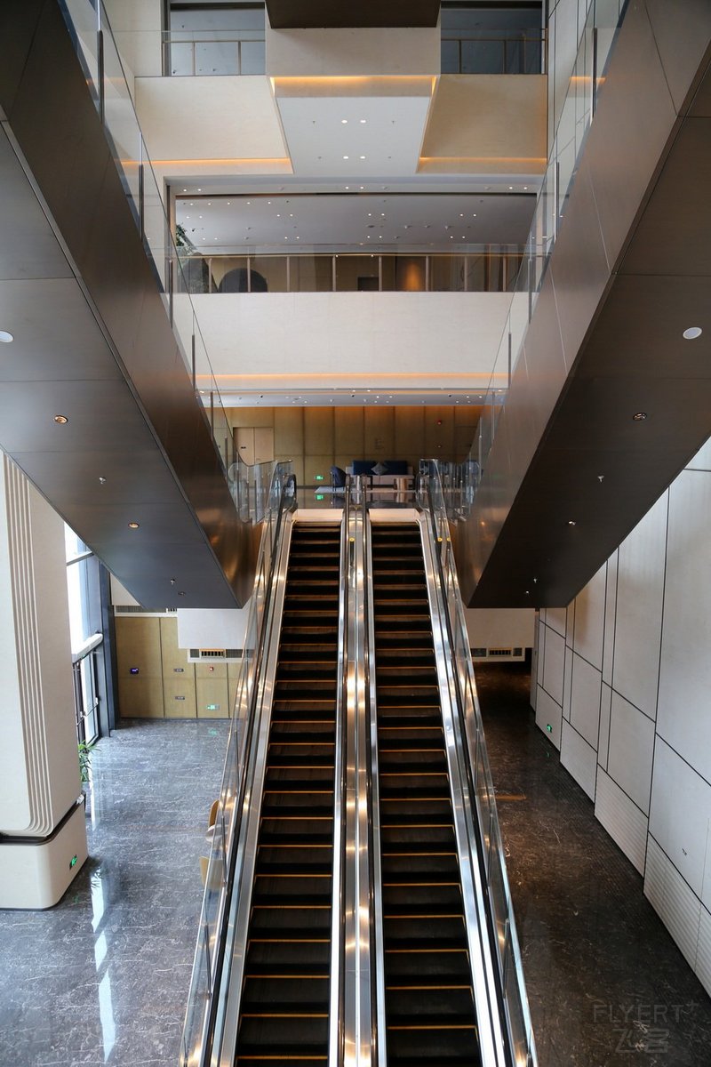 Tianjin--Tianjin Marriott National Convention and Exhibition Center Lobby (4).JPG