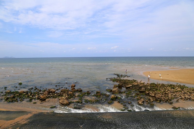 Yantai--Sheraton Yantai Golden Beach Resort Beach (4).JPG