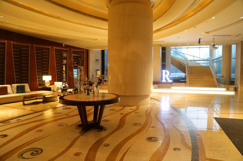Wuhan--Renaissance Wuhan Hotel Lobby (1).JPG